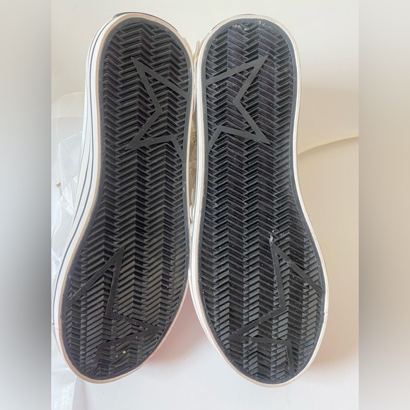 Size 7 High Top White sneakers with flowers designs - Picture 6 of 8